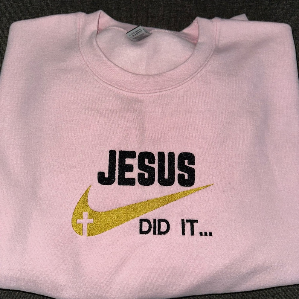 Crewneck sweatshirt with faith driven embroidery design